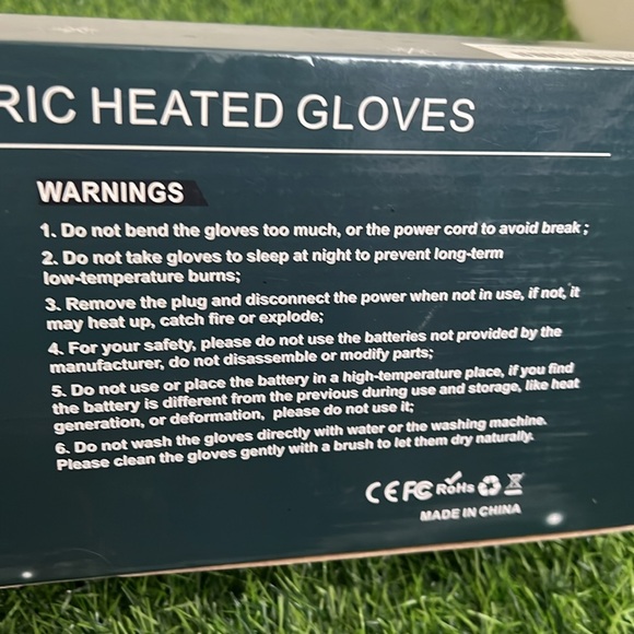 Heated Gloves for Winter Sports - Picture 9 of 12